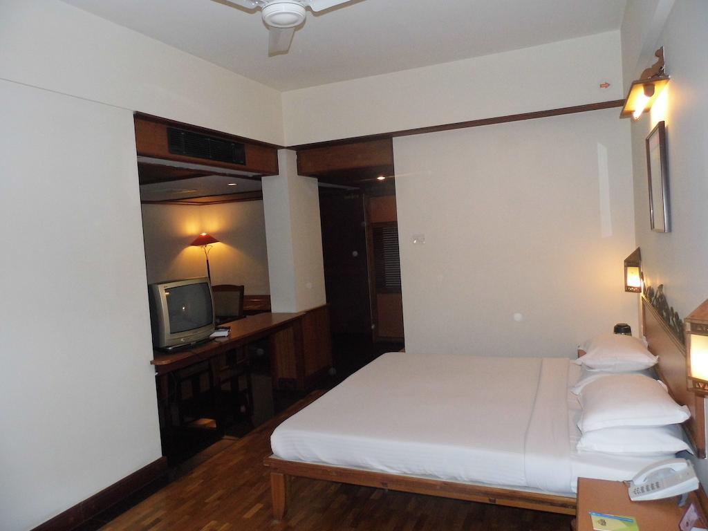Keys Select By Lemon Tree Hotels, Malabar Gate, Kozhikode Zewnętrze zdjęcie